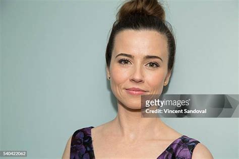 linda cardellini tits|415 Linda Cardellini 2016 Stock Photos & High.